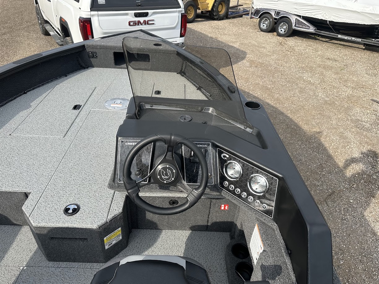 2025 Crestliner 1750 FISH HAWK Side console, Jump seat. 150hp Mercury! - Photo 6